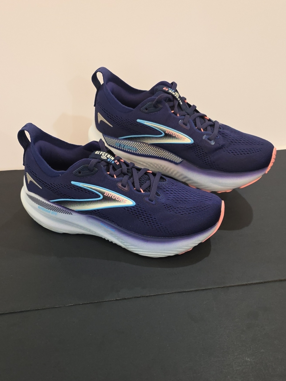 Brooks Glycerin 22 GTS Navy Running Shoes & Coral Pink Accents Size 8.5 D Wide